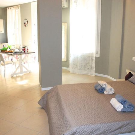 Residenza La Vecchia Vigna Bed & Breakfast เวโรนา ภายนอก รูปภาพ