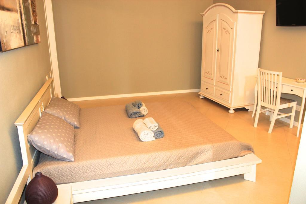 Residenza La Vecchia Vigna Bed & Breakfast เวโรนา ภายนอก รูปภาพ